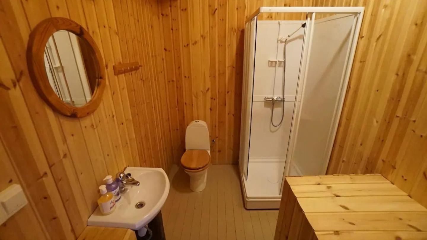 Real Fisherman'S Cabins In Ballstad, Lofoten Bilik gambar